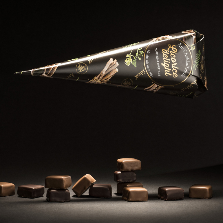 Åre Chokladfabriks strut med lakrits, design av Mari Forsell